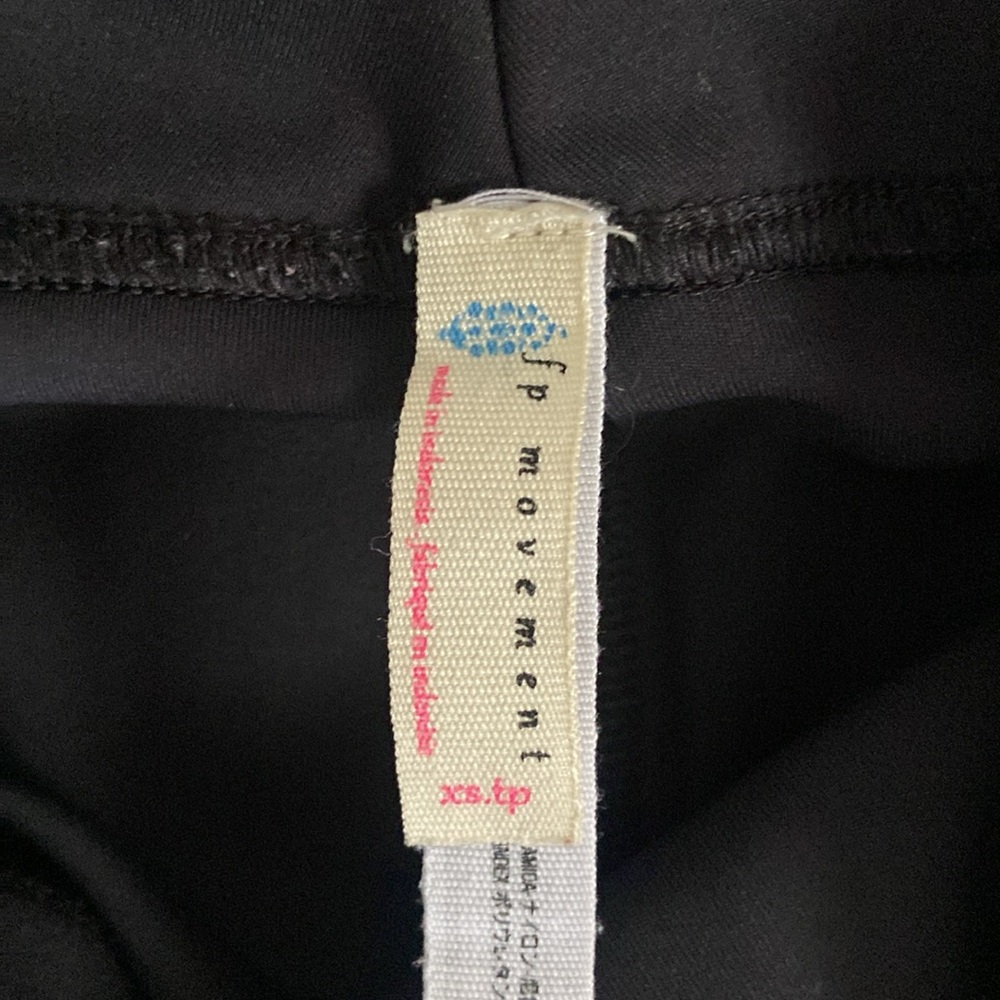 •FREE PEOPLE• black yoga leggings - Picture 5 of 6